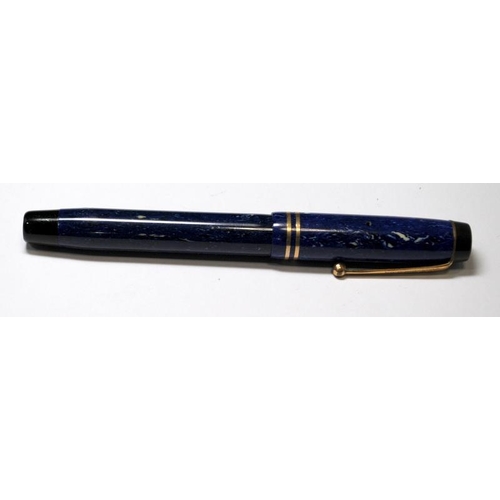 48 - Parker Duofold fountain pen with lapis body. Canada made. (Ref:??210)