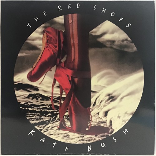 46 - KATE BUSH-THE RED SHOES...SUPERB RARE 1ST UK PRESS. Nice EMI EMD 1047 release from 1993 complete wit... 