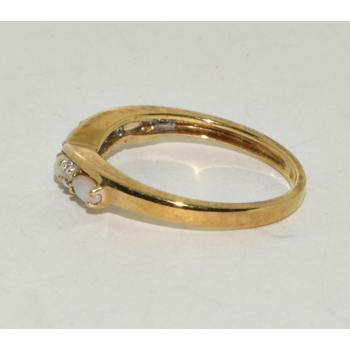 185 - Opal/Diamond 9ct Gold Ring Size M