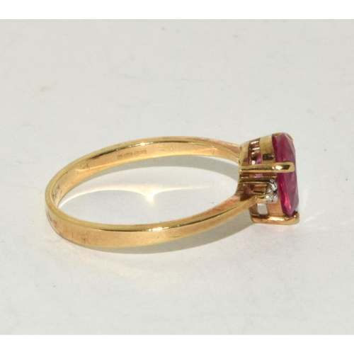 206 - 9ct Gold Ladies Ruby & Diamond Pear Shaped Ring. Size N