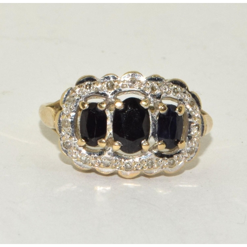 192 - 9ct Gold Antique Set Sapphire & Diamond Ring. Size M