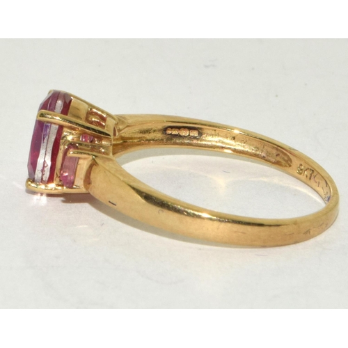 141 - 9ct Gold Ladies Ruby Ring. Size O