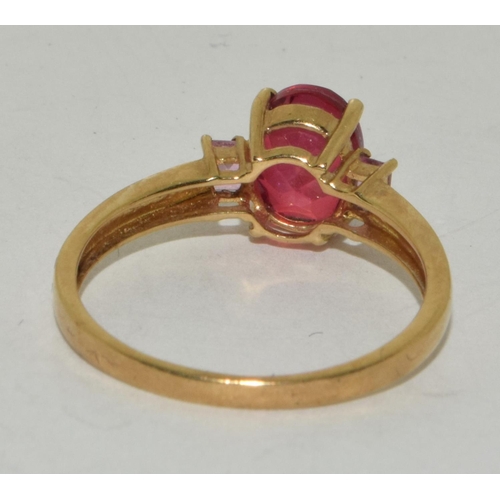 141 - 9ct Gold Ladies Ruby Ring. Size O