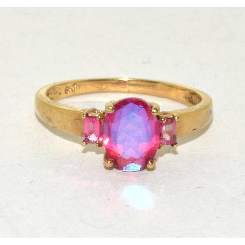 141 - 9ct Gold Ladies Ruby Ring. Size O