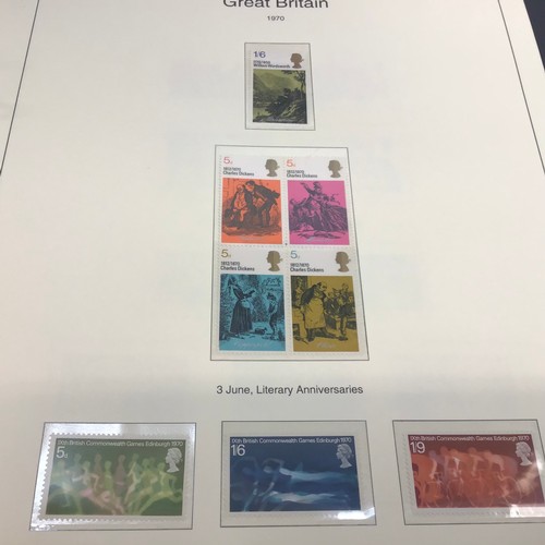 121 - Album of Queen Elizabeth II commemorative GB stamps.