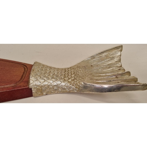 27 - A vintage mid 20th century fish serving platter.