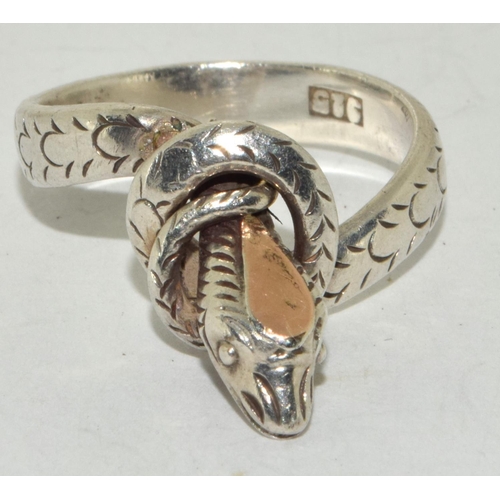 233 - 925 silver Snake ring set with a Gold head size L