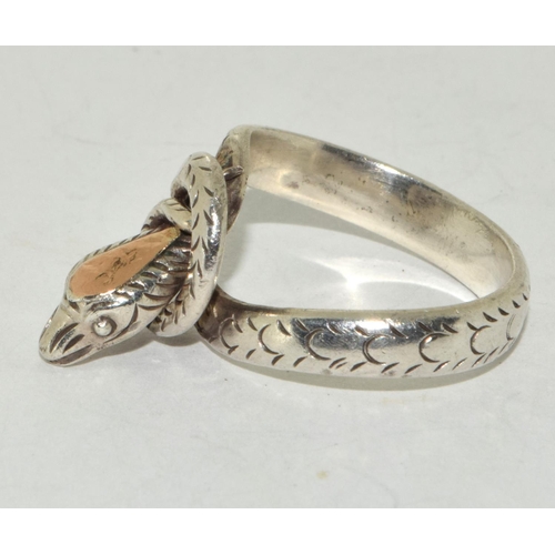 233 - 925 silver Snake ring set with a Gold head size L