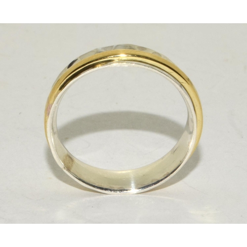 231 - A 925 silver and gold spinner ring, Size S