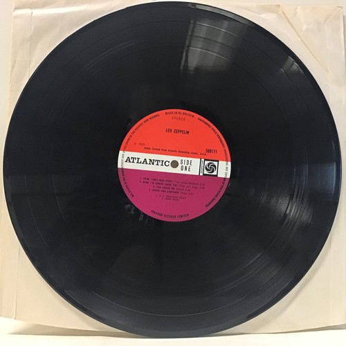 118 - LED ZEPPELIN SELF-TITLED DEBUT VINYL LP RECORD. Quality copy of this iconic album found here on Atla... 