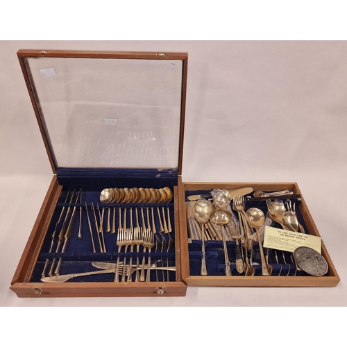 210 - Boxed Bronze design canteen of cutlery