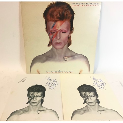 111 - DAVID BOWIE ‘ALADDIN SANE’ PRESS COPY WITH PHOTO AND MEMBERSHIP VINYL ALBUM. Here on RCA Label No. R... 