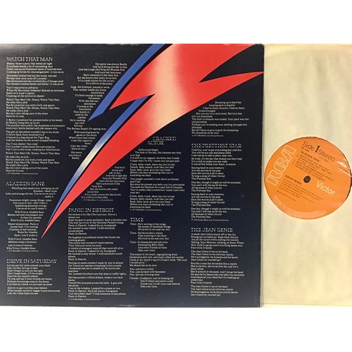 111 - DAVID BOWIE ‘ALADDIN SANE’ PRESS COPY WITH PHOTO AND MEMBERSHIP VINYL ALBUM. Here on RCA Label No. R... 