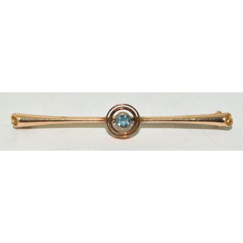 307 - 9ct gold Aquamarine set tie pin 2.4g