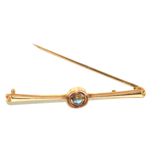 307 - 9ct gold Aquamarine set tie pin 2.4g