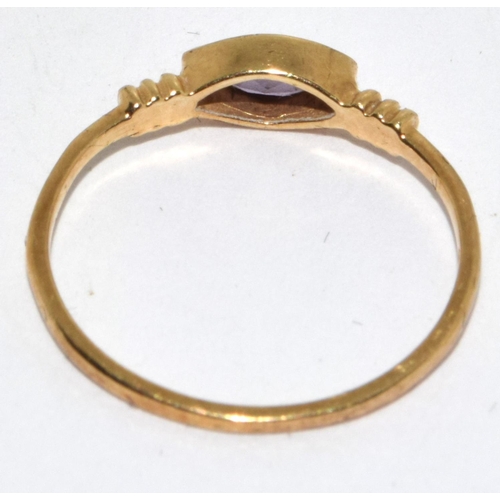 520 - 9ct Gold Amethyst Ring. Size L