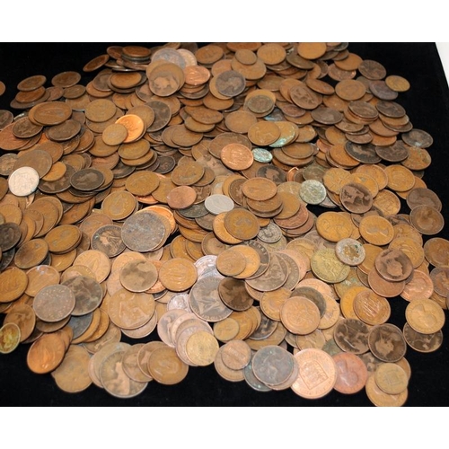 355 - Tin containing a large quantity of coins, mostly GB copper going back to Victoria. Also includes a f... 