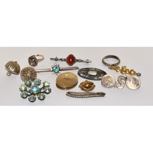 317 - Antique blue zircon silver and gold collectables.