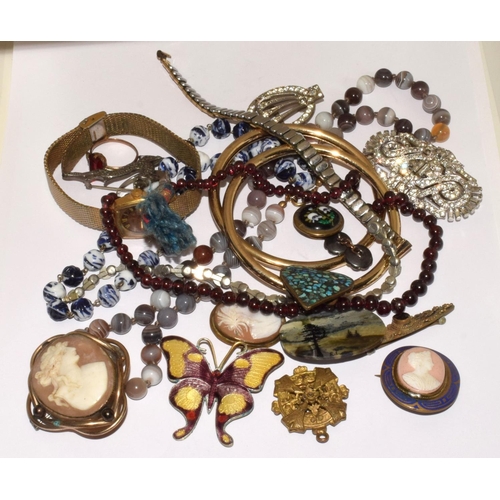 314 - Mixed antique jewellery and collectables.