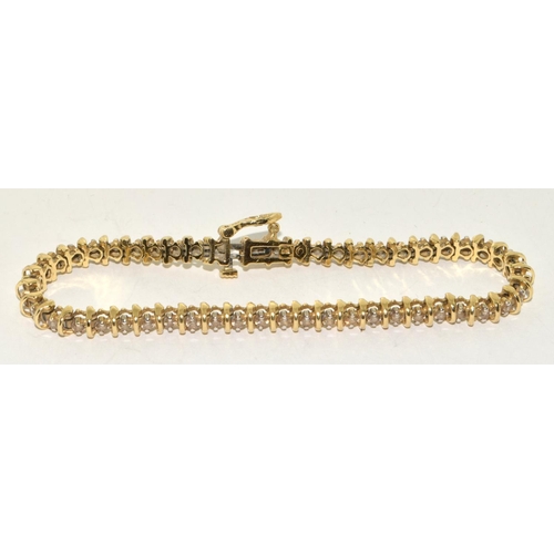 92 - 14 ct gold Diamond Tennis bracelet approx 2ct