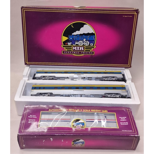 1022 - M.T.H O gauge electric train Sleeper/Diner carriage set together with Amtrax Mail box car all boxed ... 