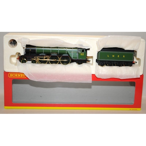 1057 - Hornby OO Gauge Special Millennium Limited Edition Flying Scotsman R2146 LNER 4-6-2 Class A3. Produc... 