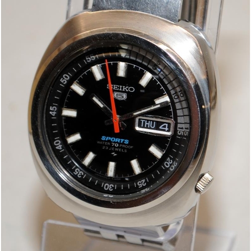 11 - Vintage Seiko 5 Sports gents automatic watch ref:5126-6010. Serial number dates this watch to July 1... 