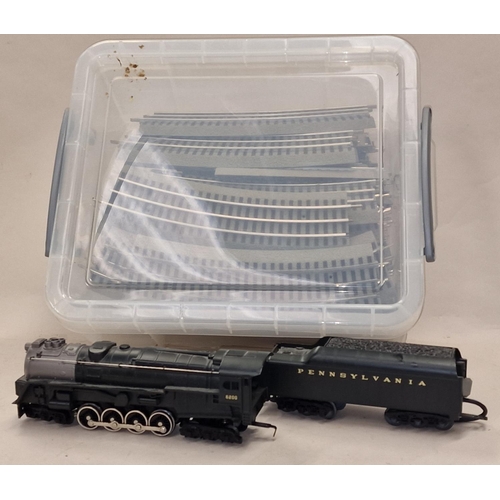 1009 - MTH O gauge Pennsylvania PRR 6200 6-8-6 Steam Locomotive and Tender with sound and a quantity of tra... 