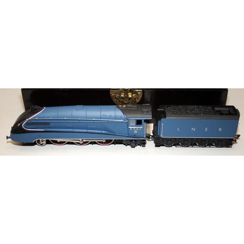 1130 - Bachmann OO Gauge limited edition Class A4 4-6-2 Locomotive Dominion of Canada. 1472 of 2000. Offere... 
