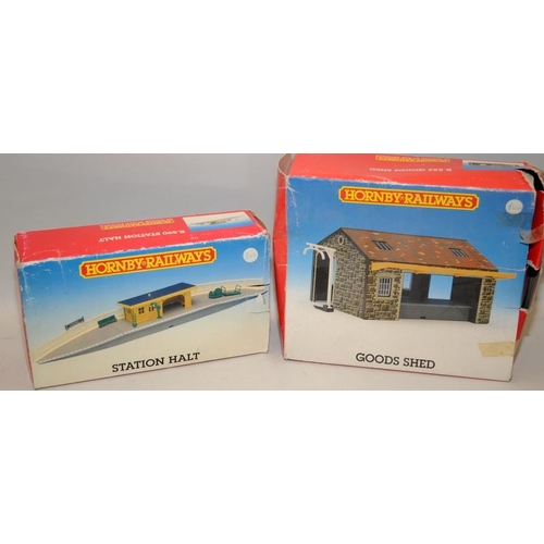 1045 - A collection of Hornby and other model railway items to include boxed r6689 Breakdown Crane, Boxed b... 