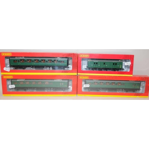 1056 - Hornby OO Gauge BR Maunsell Coaches inc.R4304c, R4305A, R4306E and R4320B. All boxed