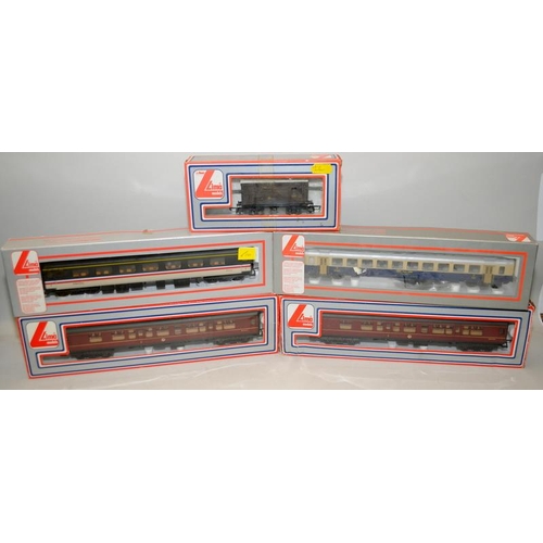 1109 - Lima OO Gauge Rolling stock. 2 x 305312W, 305336A2, 309510K and 305625W. All boxed