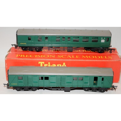 1228 - A collection of vintage Hornby and Tri-AngOO Gauge Rolling Stock including 4620 Breakdown Crane. 15 ... 