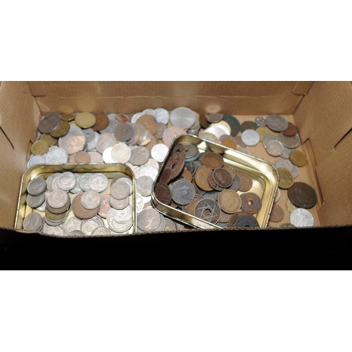 289 - A box containing a quantity of world coins to sort