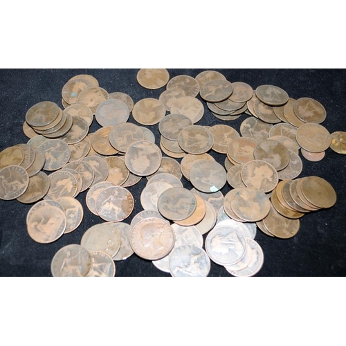 290 - A quantity of mostly Victorian pennies. Approx 1kg in weight