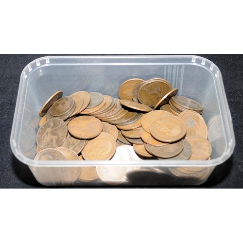 291 - A quantity of Edwardian pennies, approx 1kg in weight