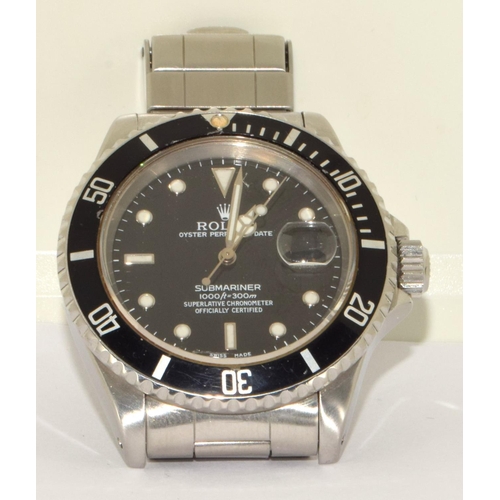 16 - Rolex Submariner model 16610 year 1995. W72***3 bracelet 93150 clasp codes DE10 has booklet and box,... 