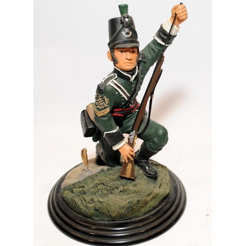 193 - Two quality hand finished Ballantynes of Walkerburn figures, a 19th C green jacket rifleman and Blac... 