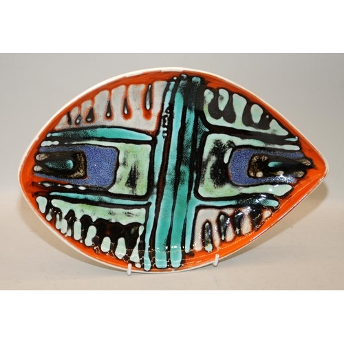 252 - Poole Pottery shape 91 Delphis eye dish together with one other (2)