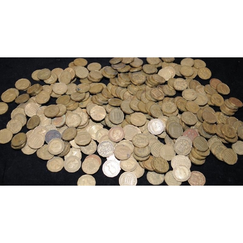 278 - Large quantity of 12 sided 3d Threepence coins. Approx 2.1kg