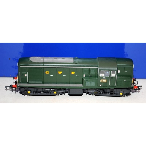 1222 - Heljan OO Gauge Class 15 Locomotive 8219 BR Green small yellow ends ref:1501. Boxed