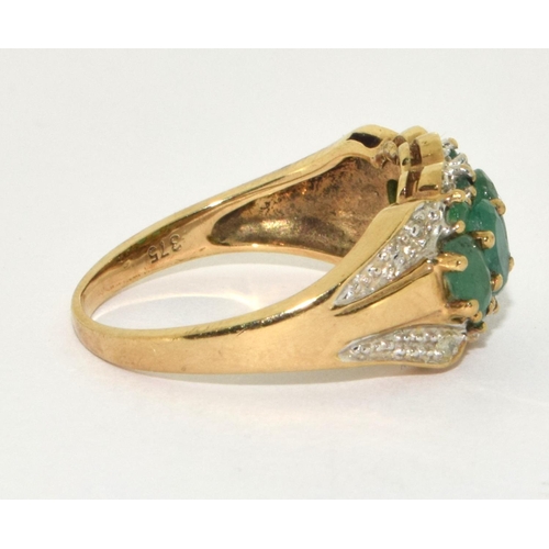 305 - 9ct gold ladies Diamond and Emerald ring H/M as diamond size M