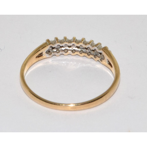 418 - 9ct gold diamond ring Size n 1/2.