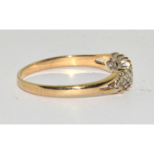 418 - 9ct gold diamond ring Size n 1/2.