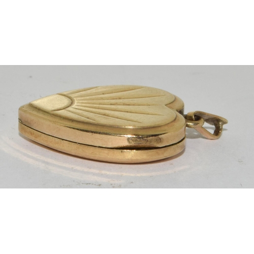 262 - 9ct gold locket, 4.2g