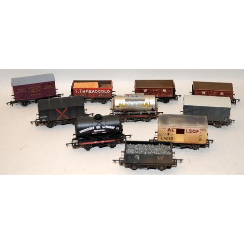 1212 - Collection of unboxed OO Gauge wagons/rolling stock. 32 in lot