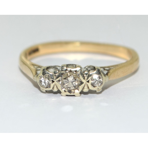 431 - Diamond trilogy ring in 18ct yellow gold Size N