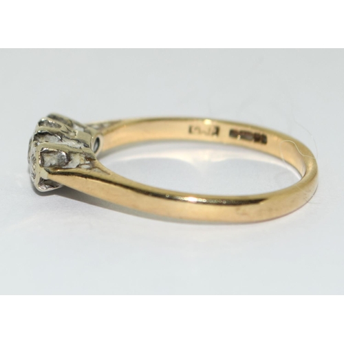 431 - Diamond trilogy ring in 18ct yellow gold Size N