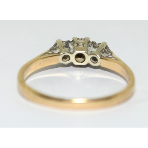 431 - Diamond trilogy ring in 18ct yellow gold Size N