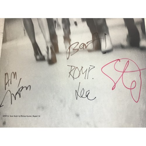 35 - SONIC YOUTH SIGNED DOUBLE VINYL ALBUM ‘DAYDREAM NATION’. Super album found in Ex condition on Mute R... 